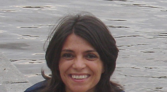 Contadores de histórias na feira do livro da Casa das Artes “Casa das Artes da Rainha”