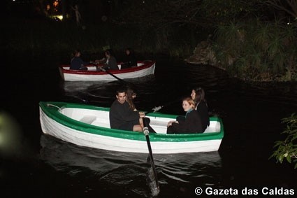 Regata nocturna no lago do parque teve tanto sucesso que se repete a 21 de Junho notícias das Caldas