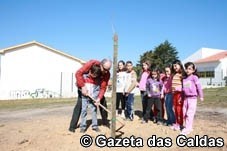 Distribuição de sobreiros assinalou o Dia da Árvore nas Caldas da Rainha