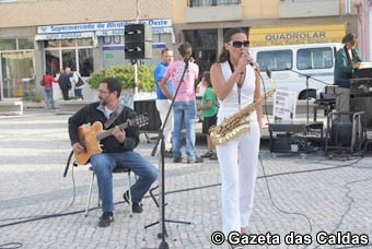 Teatro, poesia e canções contra a austeridade juntou 300 pessoas nas Caldas da Rainha