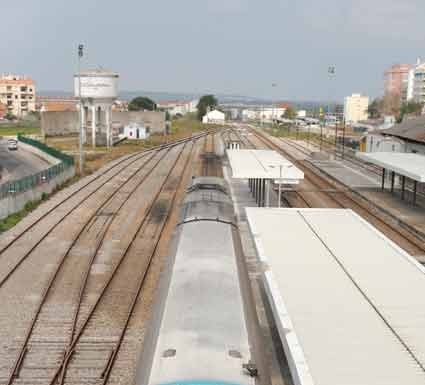 Governo reafirma modernização da linha do Oeste como projecto prioritário