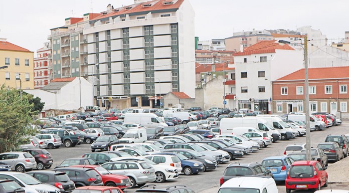 estacionamento caótico