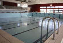 Azulejos descolados fecharam piscina municipal