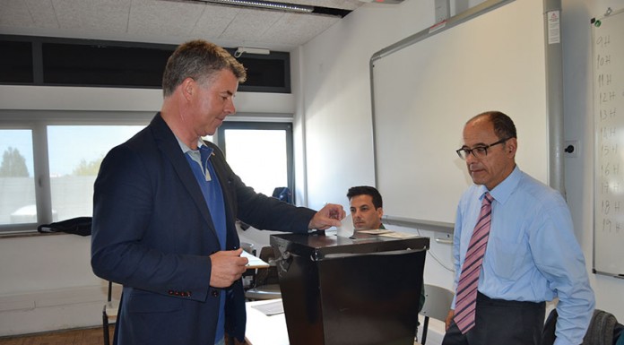 Na Escola Secundária Rafael Bordalo Pinheiro e na Escola do Bairro da Ponte