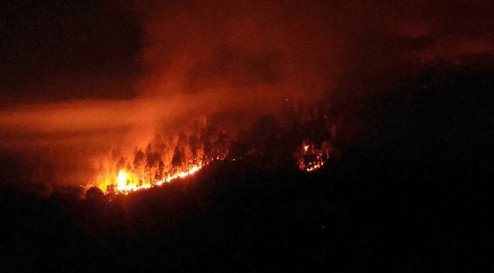 O incêndio deflagrou às 23h00