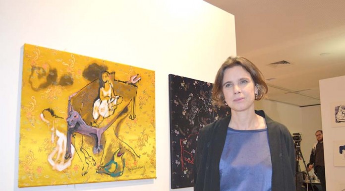 Ana Jacinto Nunes conta histórias pintando em tecido Gazeta das Caldas