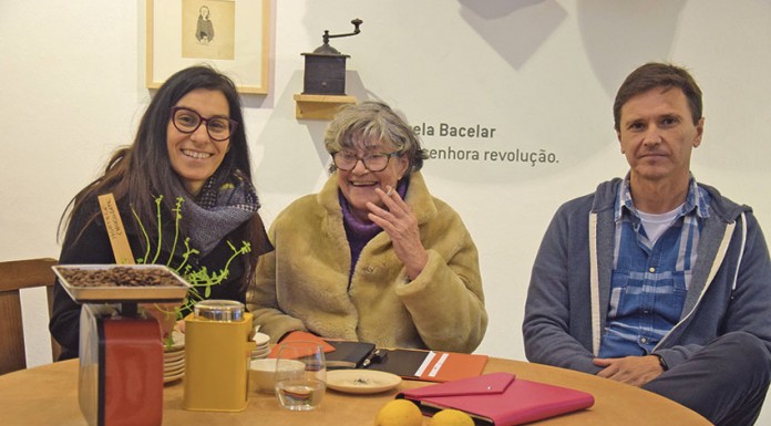 A “Senhora da ilustração” Manuela Bacelar visitou exposição que lhe presta homenagem em Óbidos Gazeta das Caldas