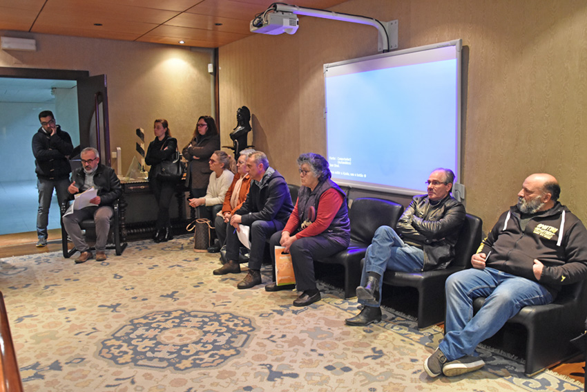 Os moradores foram à sessão de Câmara contestar a construção do centro funerário | Fátima Ferreira