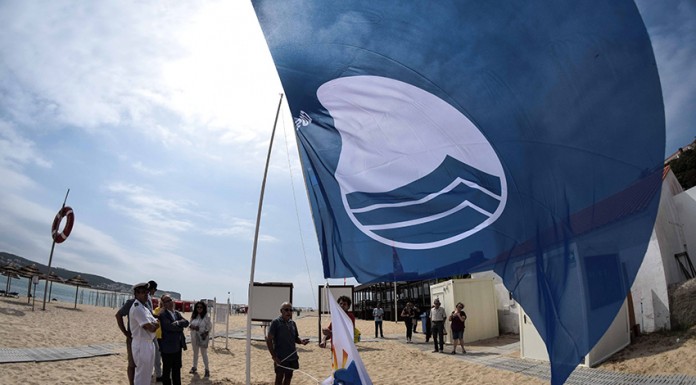 Foz do Arelho e S. Martinho do Porto continuam a ostentar a Bandeira Azul Gazeta das Caldas