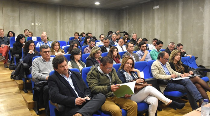 Aprovadas contas de Óbidos com resultado negativo de 886 mil euros Auditório da Junta do Olho Marinho