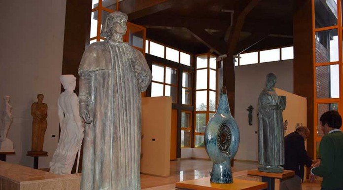 Gazeta das Caldas - Alunos da ESAD apresentam peças de artistas que trabalharam na Secla