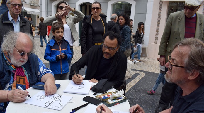 Gazeta das Caldas - Cartoonistas desenham caldenses na Rua das Montras