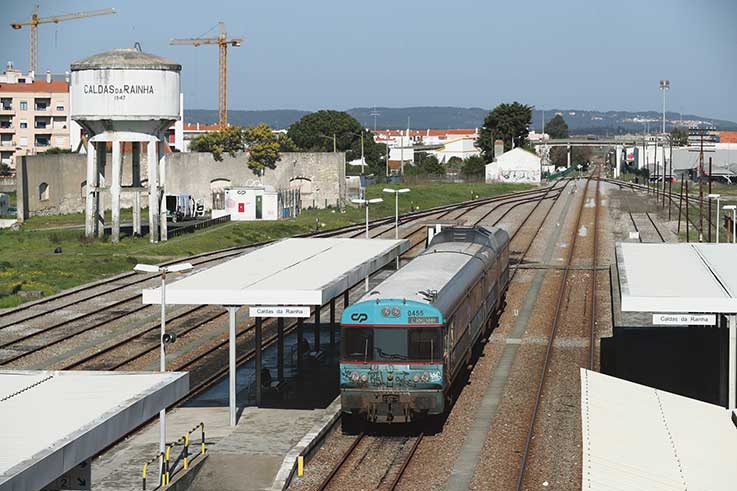 Governo sem datas para a modernização da linha do Oeste