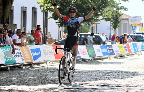 João Almeida campeão nacional de contra-relógio e de fundo