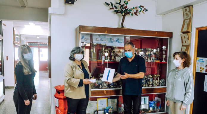 Câmara das Caldas distribui tablets, computadores e acesso à internet a alunos