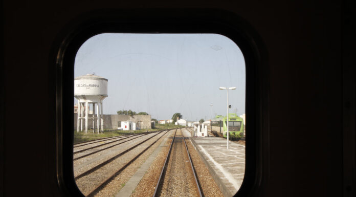 PCP preocupado com atrasos na modernização da Linha do Oeste