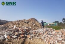 GNR deteta terreno na Serra D’El Rei que servia para depositar resíduos de construção e demolição