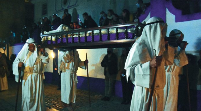 Semana Santa voltou a encher a vila de Óbidos de fiéis e turistas
