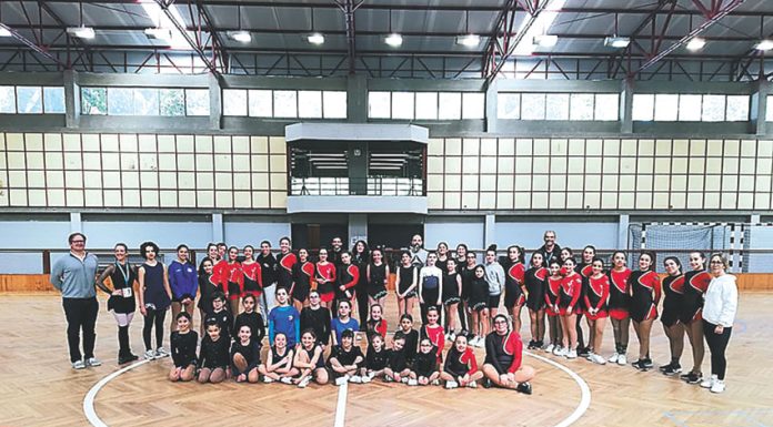 Cinco dezenas de patinadores participaram em evento nas Caldas