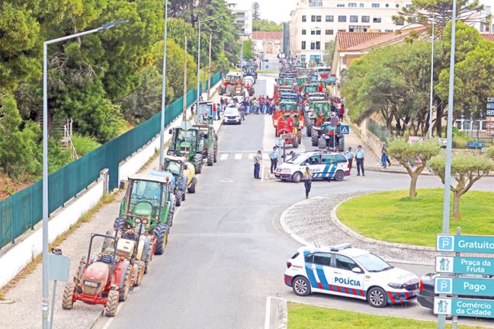 IV-Manifestacao-Agricultores-Tratores-Lourinha-Caldas---DRAPLVT-2022-(8)