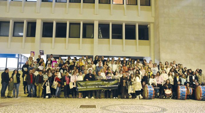 Mais 100 em caminhada pelo fim da violência contra as mulheres