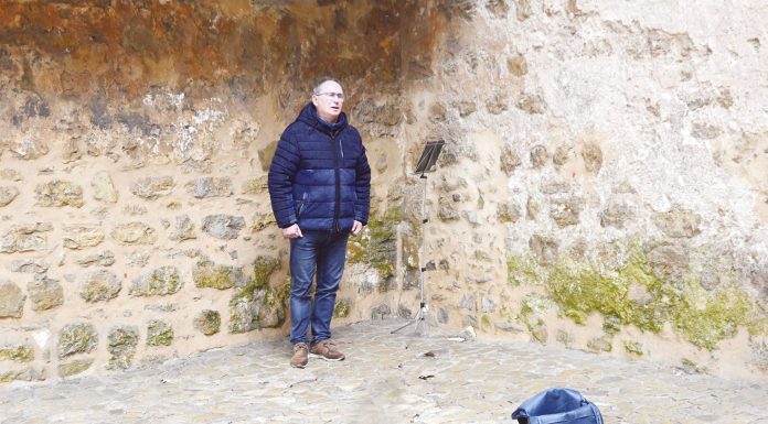 António Alves – O tenor que faz da rua a sua sala de espetáculos