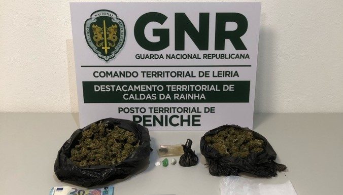 Homem detido em Peniche por violência doméstica e tráfico de drogas