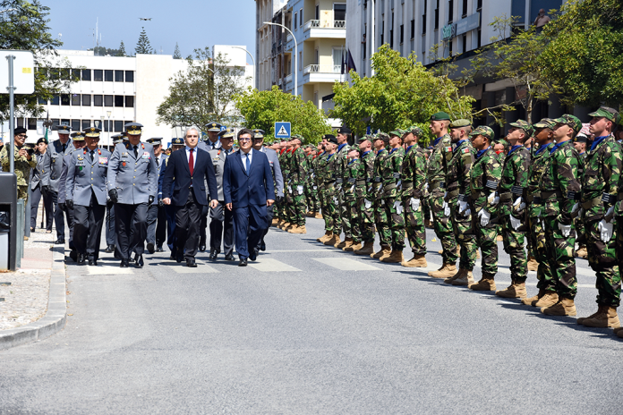 1-FF-MinistroMilitaresCR