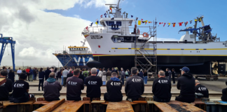 Barco de pesca lançado à água no Porto de Peniche foi para Sesimbra