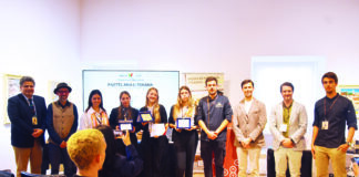 Os premiados na quarta edição do concurso de Pastelaria Literária junto dos organizadores