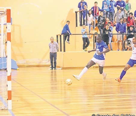 Olho Marinho vence e chega-se ao primeiro